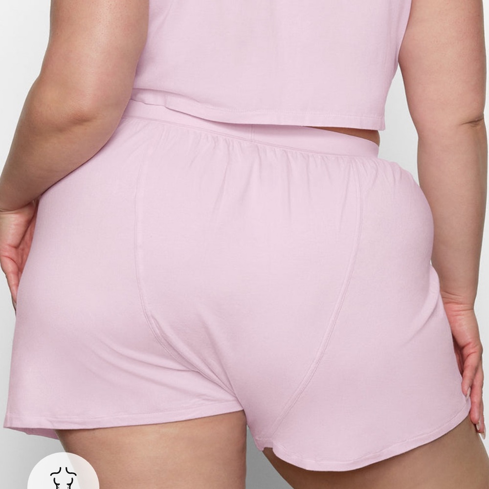 SKIMS NWT Loose Boyfriend Boxer - Cherry Blossom - Picture 4 of 5